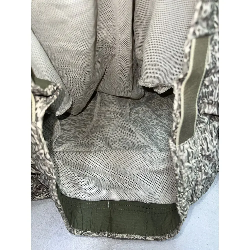 Columbia Camo shorts Mens L